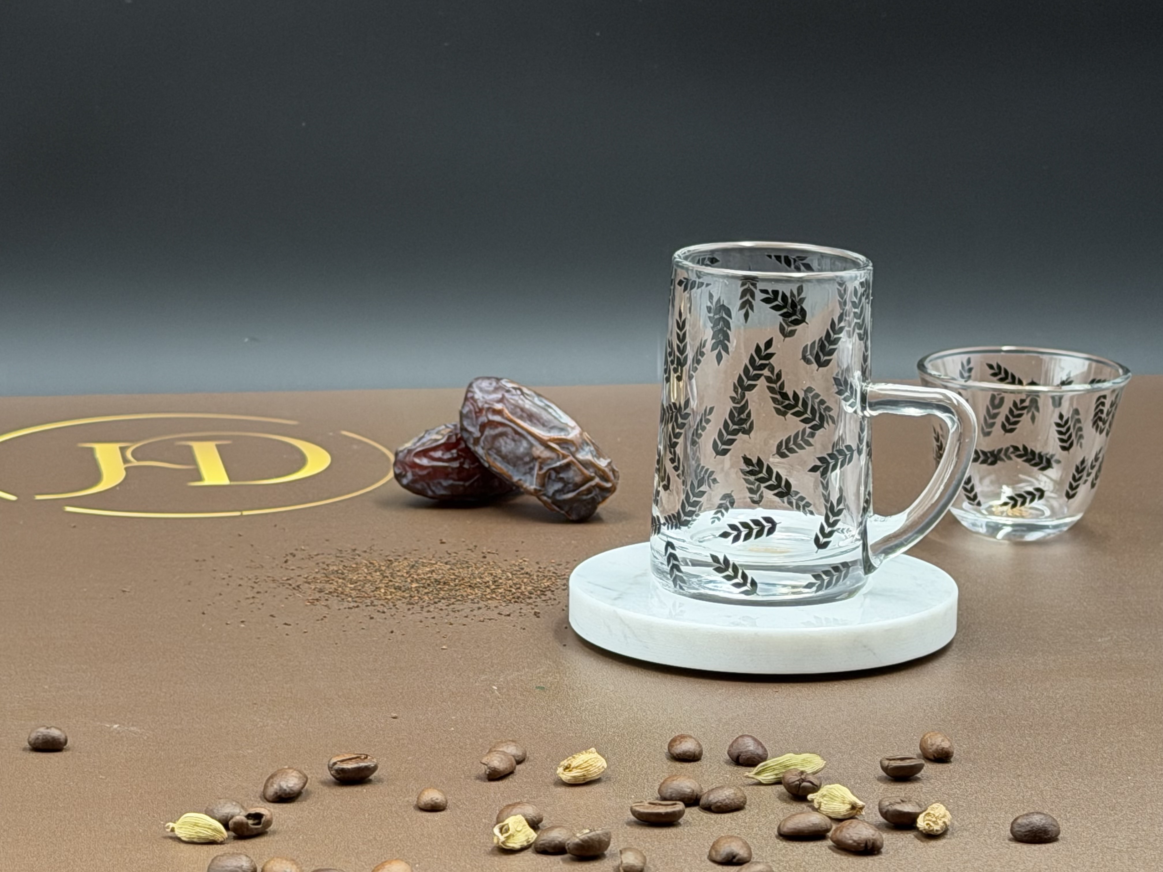 كاسات شاي وقهوة 
